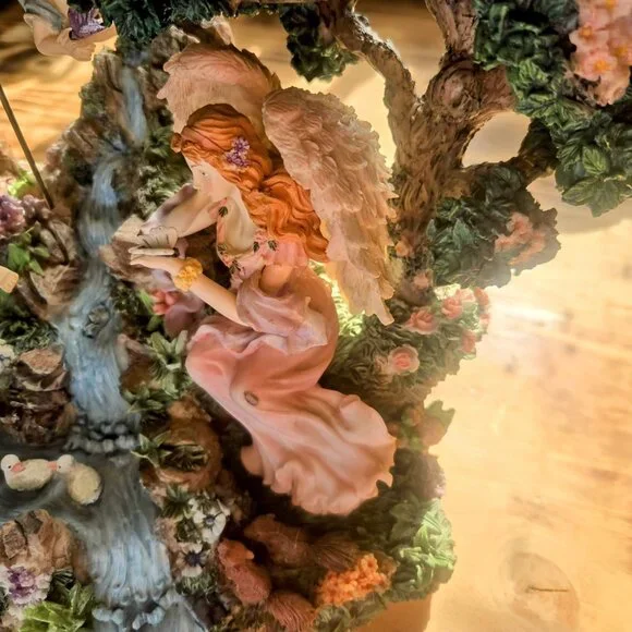 Musical Animated Angels and Cherubs Sculpture Fairy Garden Music Box - Picture 5 of 16